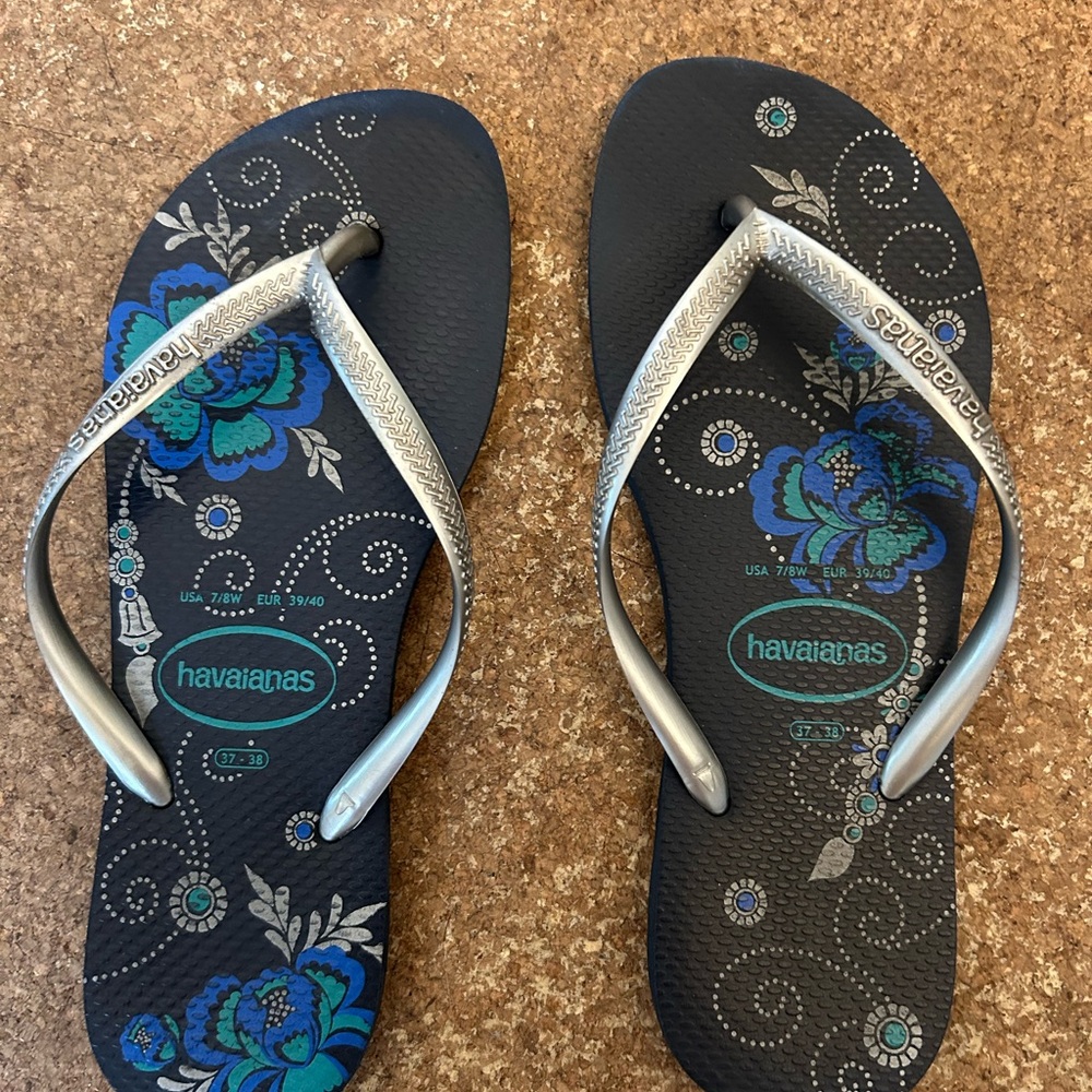 HAVAIANAS flip flops 7/8 great condition